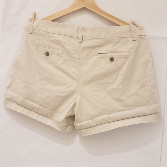 Khakis‎ by GAP The 4" Short - Picture 2 of 4